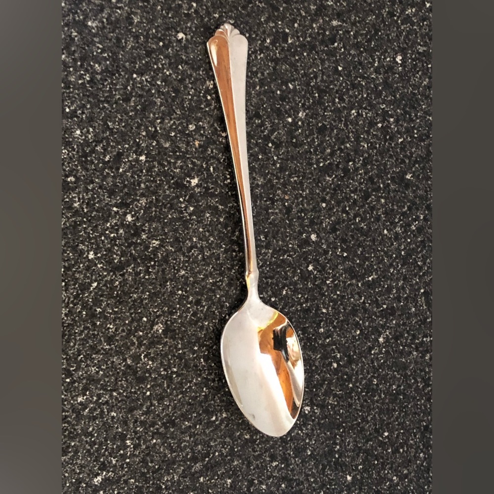 Oneida Juilliard Fine Flatware Teaspoon, 0.06 LB, Metallic - Picture 1 of 8